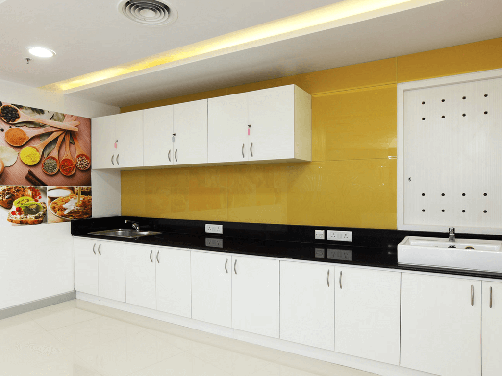 laquerd-glass-kitchen2